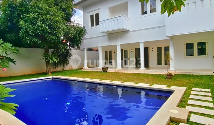 Modern House With Swimming Pool Cilandak Barat Jakarta Selatan