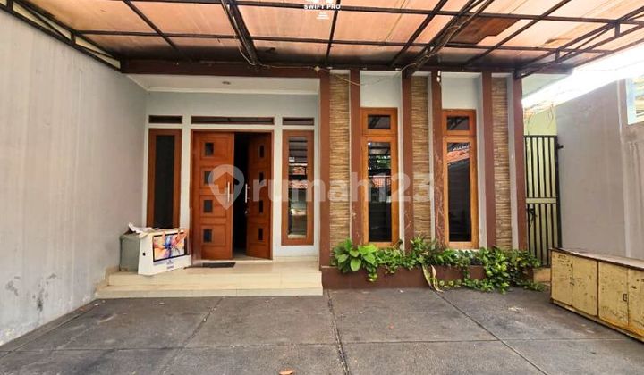 Strategically located house, near MRT Haji Nawi Station, located on Jln Abdul Majid Dalam-cipete.