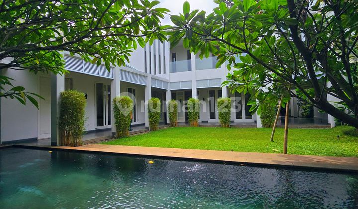 Rumah With Private Pool , Luas Hampir 1000 Meter, Cipete Cilandak Dekat Sekolah Perancis