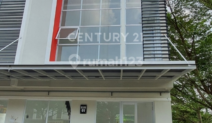 Row Hook On Main Boulevard Road & Central Citra Indah City.