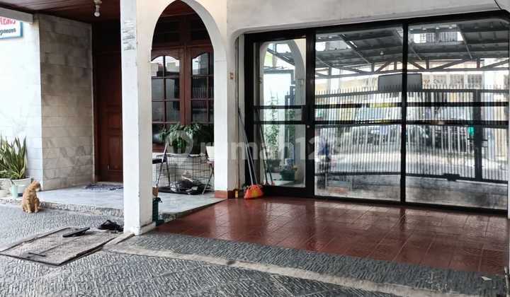 Rumah 3,5 Lantai Kokoh & Strategis Di Jakarta Pusat, Bebas Banjir & Siap Huni Rumah 3,5 Lantai Kokoh & Strategis Di Jakarta Pusat, Bebas Banjir & Siap Huni