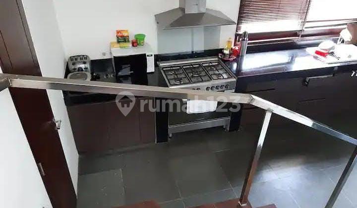 Rumah 2 Lantai With Pool Full Furnished Dekat Pantai di Ungasan 2