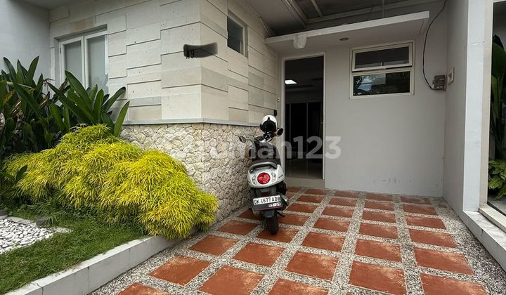 Rumah Semi Villa Lingkungan Eksklusif Furnish Strategis Kerobokan