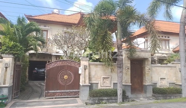 Fully Furnished Teak Wood Villa with Strategic Pool in Muding Kerobokan