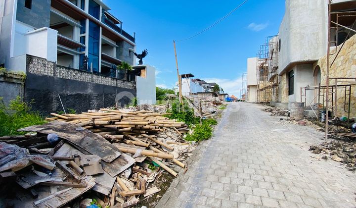 Yellow Zone Land, Strategic Square Shape in Cemagi Yellow Zone Land, Strategic Square Shape in Cemagi