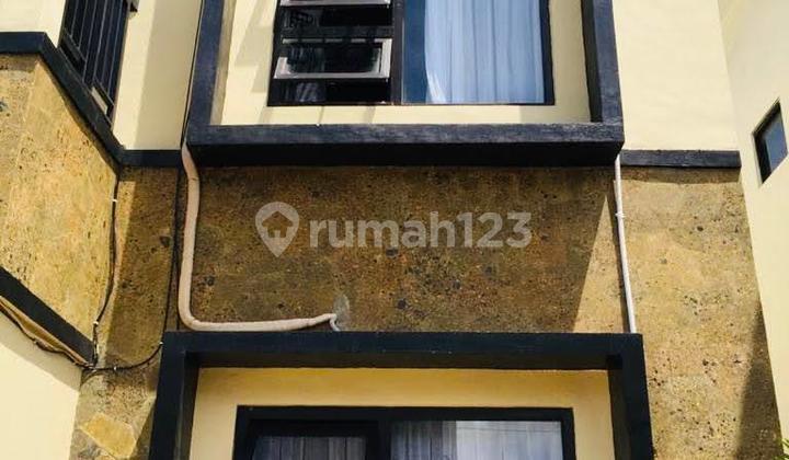 Rumah 2 Lantai Strategis Dapur Lengkap Modern di Jimbaran