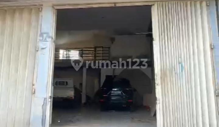 Shop House for Sale in Kerobokan Area Near Tourist Center 2