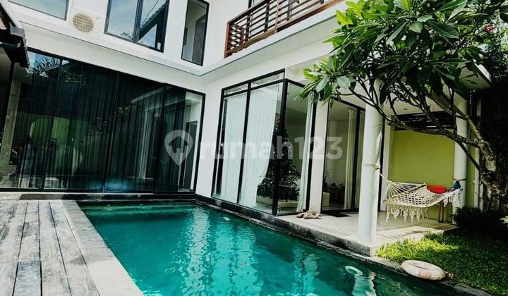 Villa Full Furnished Kolam Renang Ada Parkiran Strategis Umalas
