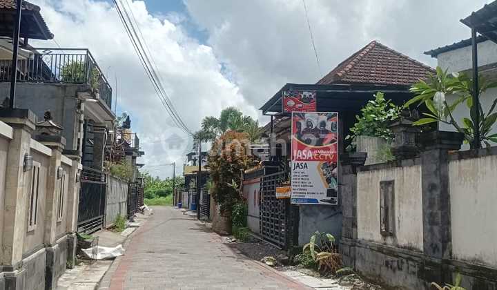 Ready-to-Occupy House Near Main Road in Kapal Perang Lukluk, Badung 2