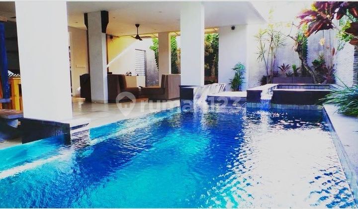 Villa Full Furnished Ada Kolam Renang 2Lt Siap Huni di Umalas