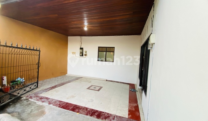Disewakan Rumah Jalan Pulau Moyo Pingir Jalan 2