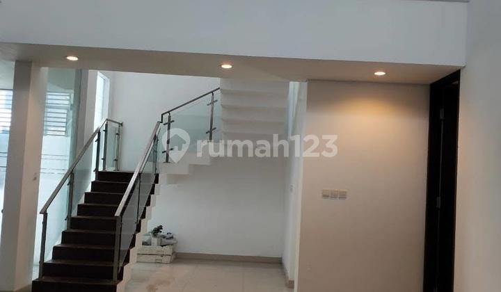 Rumah 2 Lantai Dalam Perumahan Strategis di Raya Puputan, Renon 2