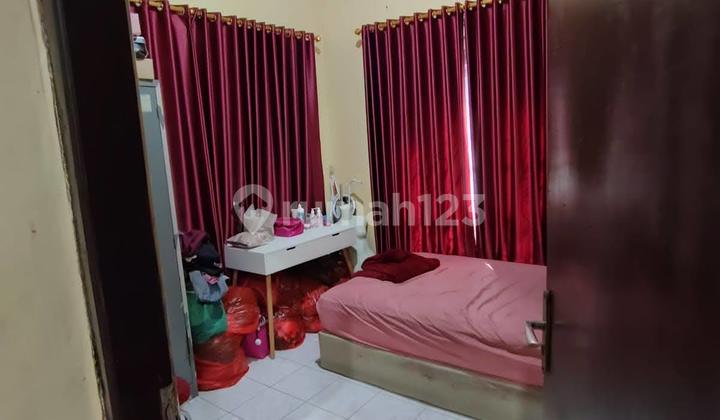 Strategic Complex Ready-to-Occupy House Near Public Facilities in Sesetan 2