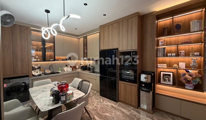 For Sale Luxury House Adhiwangsa, South Denpasar. 2