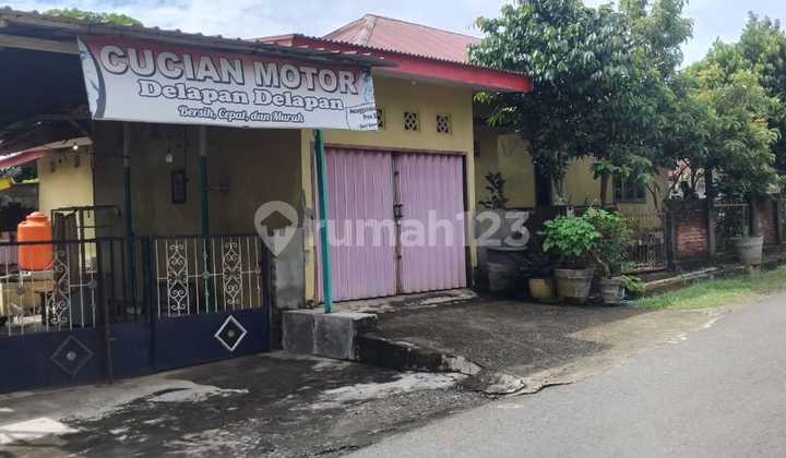House by the Main Road, Suitable for Business House by the Main Road, Suitable for Business
