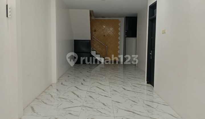 Opportunity to Own a House Facing the Park - Graha Block E House 2