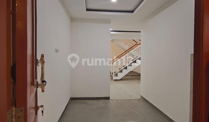 Rumah Mewah 3 Lantai Di Bojong Rawalumbu  2