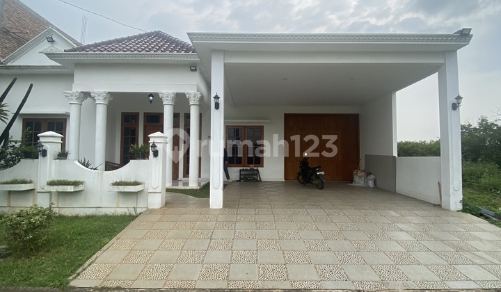 Hunian Premium dengan Lahan Besar - & Nyaman