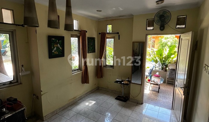 Ready-to-Occupy Hook House in Legenda Park Dukuh Zamrud, Strategic Location & Attractive Price 2