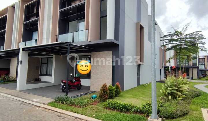 For Sale Fully Furnished Hook House in Tanakayu, BSD City, Vasya Cluster