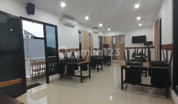 Disewakan Ruko 3 Lantai Disewakan Ruko 3 Lantai