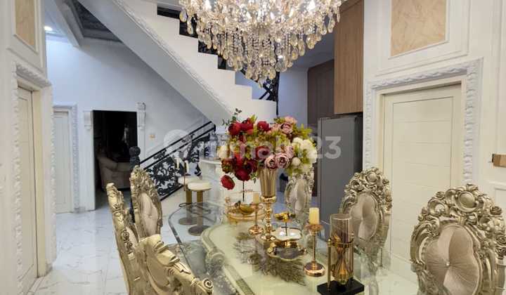 Dijual Rumah Mewah Clasic 
