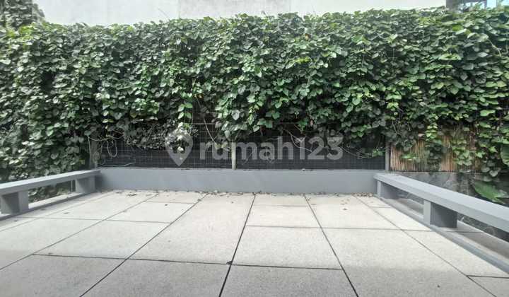 Disewakan Rumah Teduh Dalam Town House