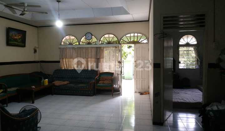 House for Sale Plus 4 Rental Units House for Sale Plus 4 Rental Units