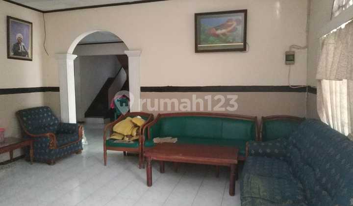 Rumah Dijual Plus Kontrakan 4 Pintu 2