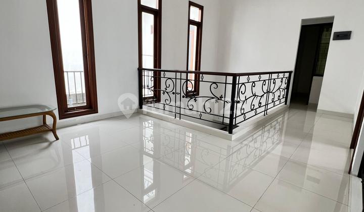 For Rent House In Town House 2