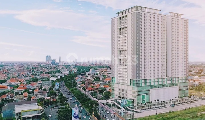 Bale Hinggil Apartemen di Merr Surabaya