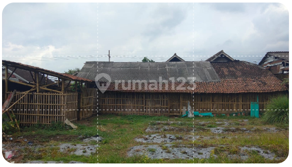 WIDE LAND HOUSE ON JL LETJEN PANJAITAN JEMBER