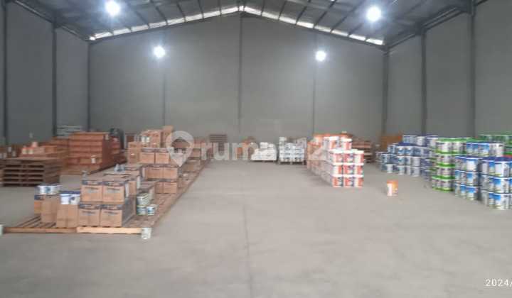 READY-TO-USE WAREHOUSE WITH LOADING DOCK IN BUMI MASPION.