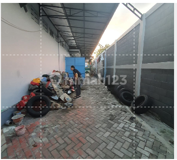 Warehouse and Shop House in the Sawunggaling Area, Bojonegoro Warehouse and Shop House in the Sawunggaling Area, Bojonegoro
