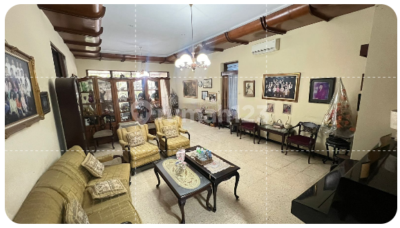 CITY CENTER HOUSE SUITABLE FOR BUSINESS OR RESIDENCE