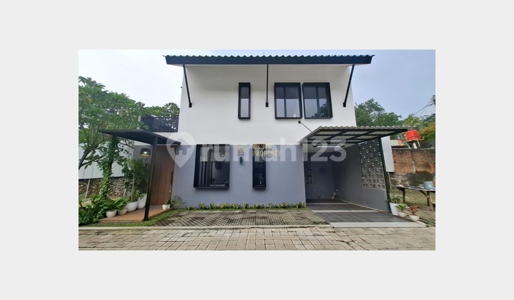 Strategic House in Ciganjur Area, 2 Floors Modern Facade