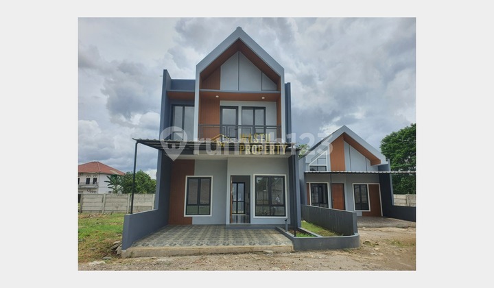 2-Story House in Cibinong, Strategically Located Near the Government Complex. 2-Story House in Cibinong, Strategically Located Near the Government Complex.