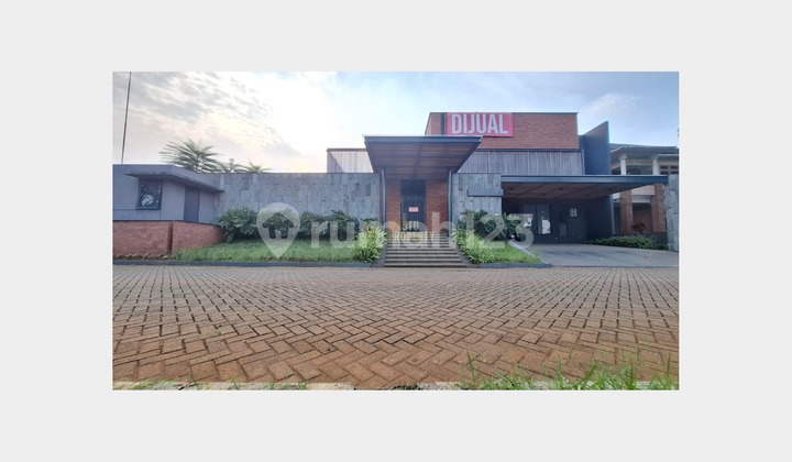 Hunian Eksklusif Pondok Cabe Udik - Kolam Renang Pribadi