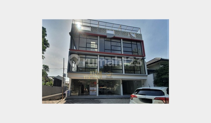3-Storey Commercial Shophouse in Jagakarsa, Near Ragunan, Prime Area 3-Storey Commercial Shophouse in Jagakarsa, Near Ragunan, Prime Area