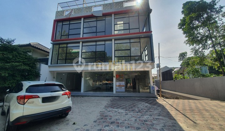 Affordable 3-Story Shop House in South Ragunan - Ready to Move In 1