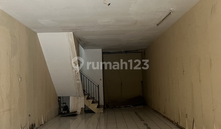 Fast Sale 4-Story Shop House Full Location on Jl A Yani Bekasi, Near Gor Kota Bekasi.