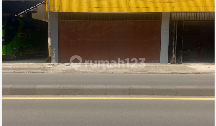 Disewakan Ex Shoroom Bekasi Raya Luas 152M