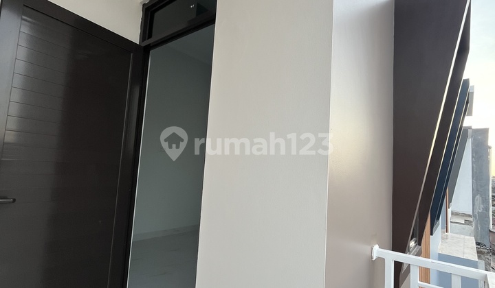 Jual Rumah Baru Kekinian Minimalis 2lantai Pondok Ungu Permai Bekasi 2