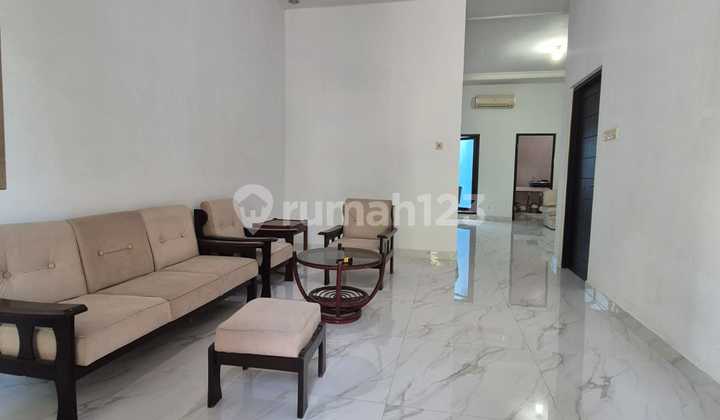 Dijual Rumah Pakuwon City Terawat 2 Lantai Siap Huni