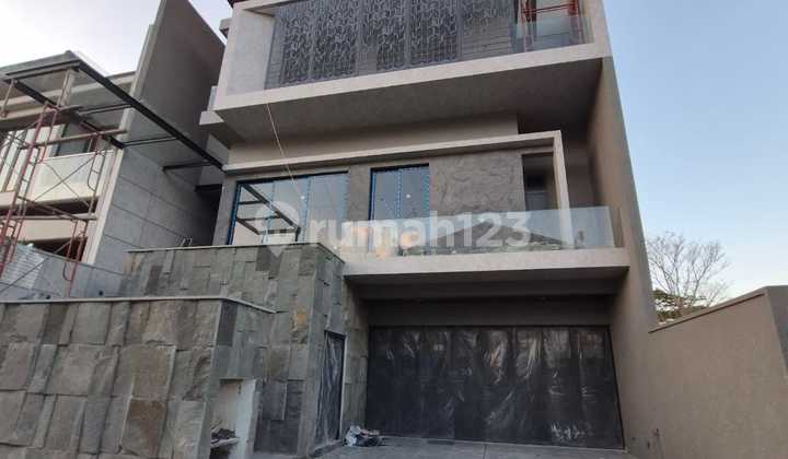 Dijual Rumah Citraland Waterfront 3 Lantai Mewah 