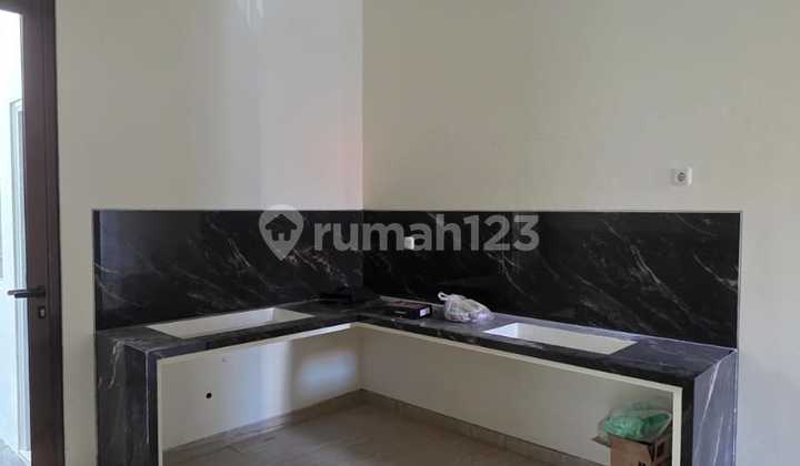 For Sale Commercial Building on Main Road Surabaya Center For Sale Commercial Building on Main Road Surabaya Center