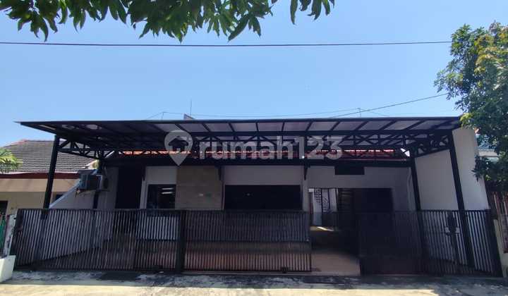 Dijual Rumah Cocok untuk Usaha atau Kos Siap Huni  1
