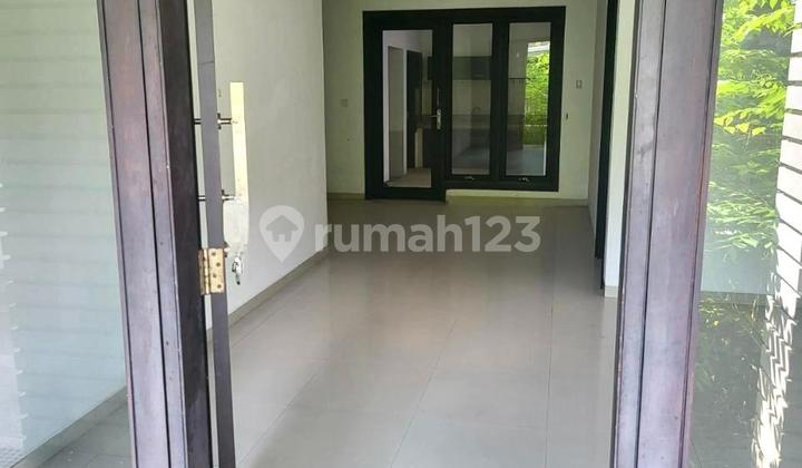 Dijual Rumah Turun Harga Central Park A. Yani 2 Lantai 2