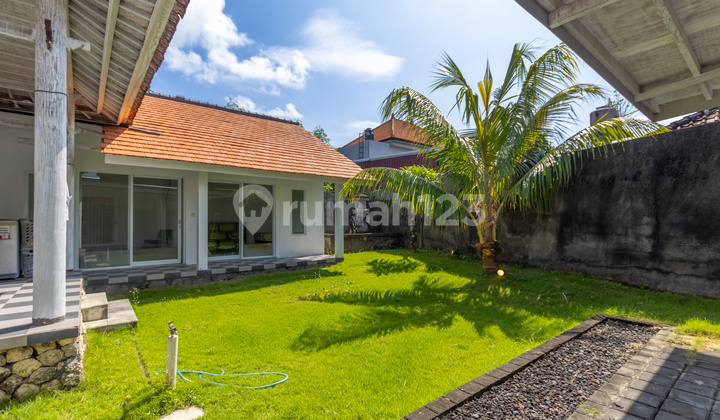 RUMAH TROPICAL RUSTIC 4 BR DI NUSA DUA 1
