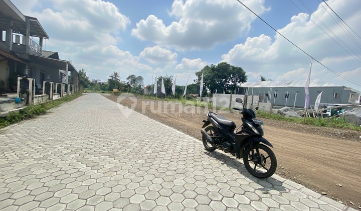 Strategic Land Mangku North Pandowoharjo Street Jejamuran Restaurant